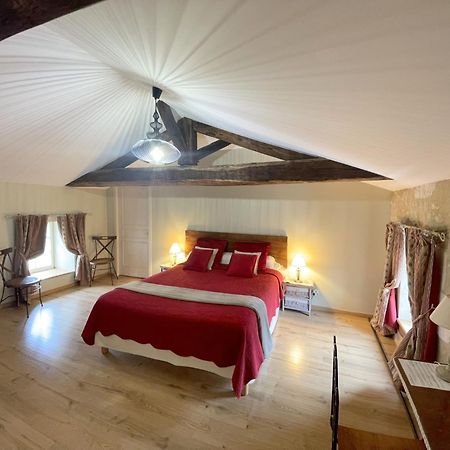 Chambres D'Hotes Le Tilleul Saint-Hilaire-des-Loges Exterior foto